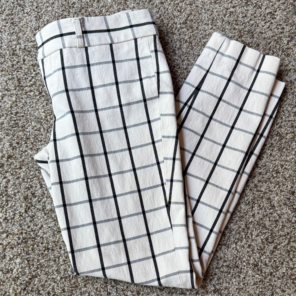 Banana Republic White and Black Checkered Ankle Pants - Picture 8 of 8